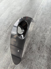 Laden Sie das Bild in den Galerie-Viewer, Bremsbelüftung Set Vorderachse Ankerbleche Kohlefaser Carbon passend für BMW G80 G82 G87  M2 M3 M4