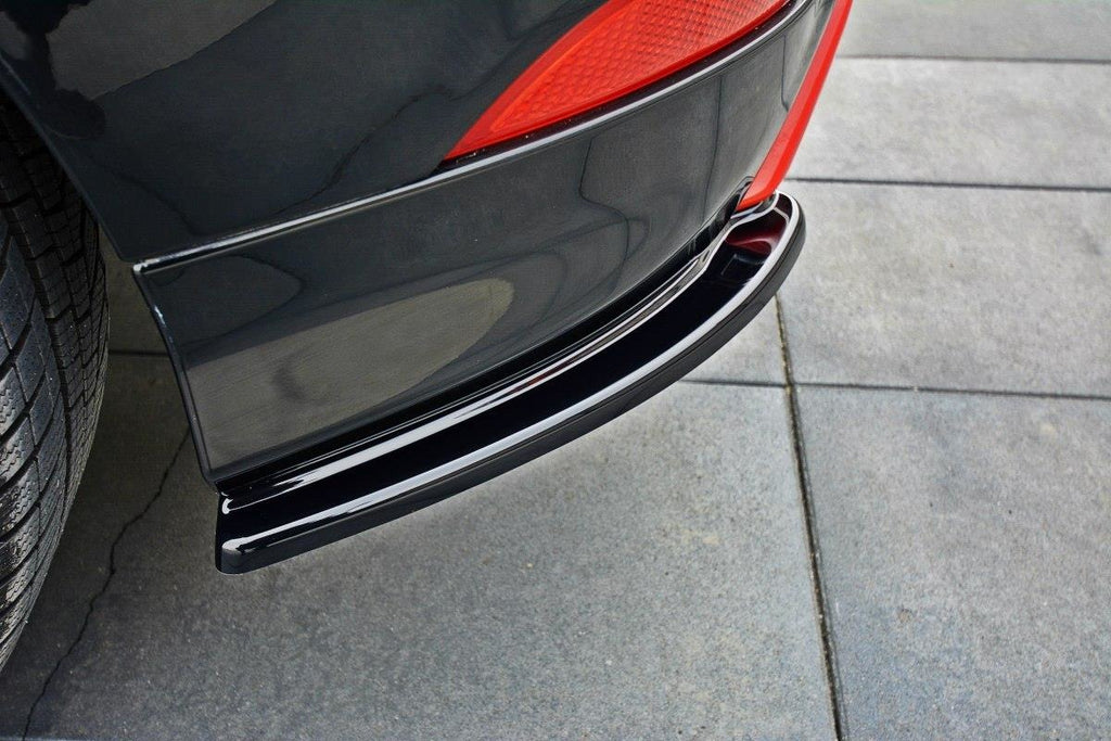 Maxton Design Heck Ansatz Flaps Diffusor passend für passend für Ford Focus ST-Line Mk3 FL schwarz Hochglanz