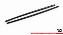 Laden Sie das Bild in den Galerie-Viewer, Maxton Design Seitenschweller Ansatz für V.4 BMW 1er F40 M-Paket/ M135i  schwarz Hochglanz
