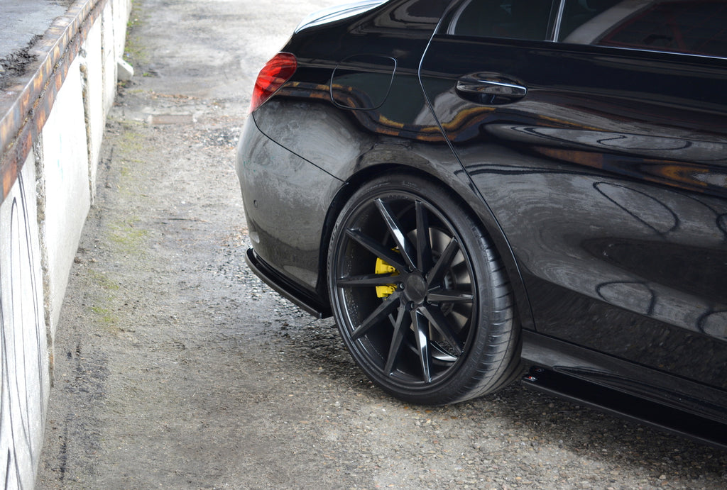 Maxton Design Heck Ansatz Flaps Diffusor passend für MERCEDES- BENZ C43 AMG W205 schwarz Hochglanz