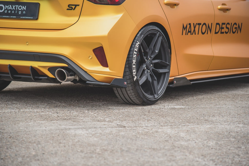 Maxton Design Rear Side Flaps passend für passend für Ford Focus ST Mk4 schwarz Hochglanz