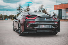 Laden Sie das Bild in den Galerie-Viewer, Maxton Design Mittlerer Diffusor Heck Ansatz passend für BMW i8 schwarz Hochglanz