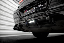 Laden Sie das Bild in den Galerie-Viewer, Maxton Design Mittlerer Diffusor Heck Ansatz DTM Look für BMW 7 M-Paket G70 schwarz Hochglanz