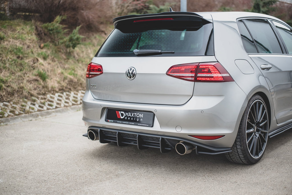 Maxton Design Robuste Racing Heckschürze passend für V.1 VW Golf 7 GTI