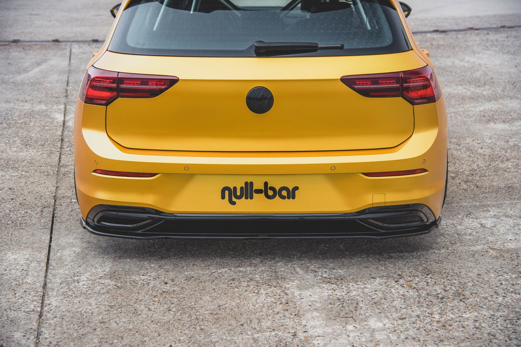 Maxton Design Mittlerer Diffusor Heck Ansatz passend für VW Golf 8 schwarz Hochglanz
