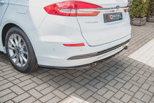 Laden Sie das Bild in den Galerie-Viewer, Maxton Design Mittlerer Diffusor Heck Ansatz passend für Ford Mondeo Kombi Platinium Mk5 Facelift schwarz Hochglanz