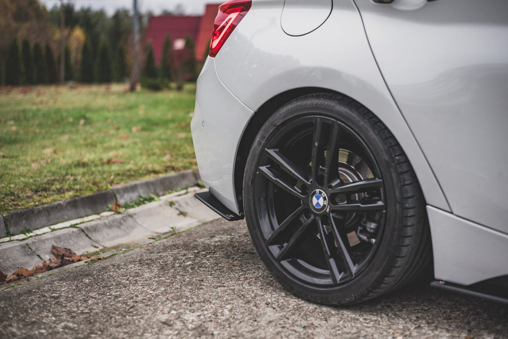 Maxton Design Robuste Racing Heck Ansatz Flaps Diffusor V.3 für BMW 1er F20 M140i