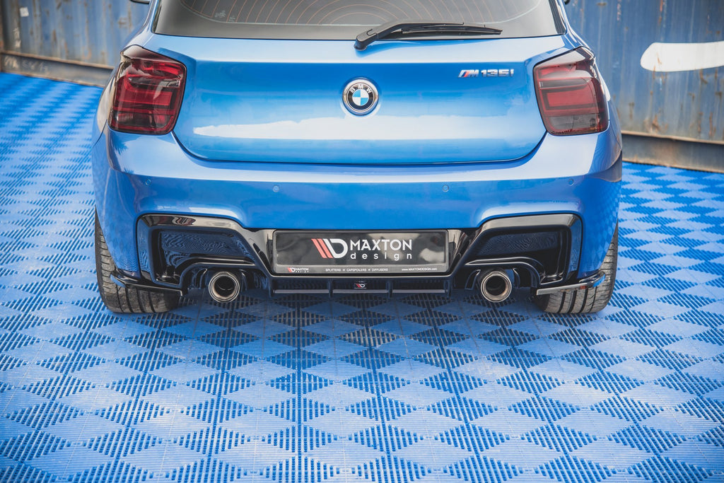 Maxton Design Heck Ansatz Flaps Diffusor V.2 für BMW M135i F20 schwarz Hochglanz