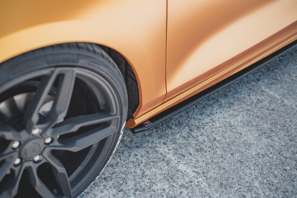 Maxton Design Seitenschweller Ansatz passend für V.4 Ford Focus ST / ST-Line Mk4 schwarz Hochglanz