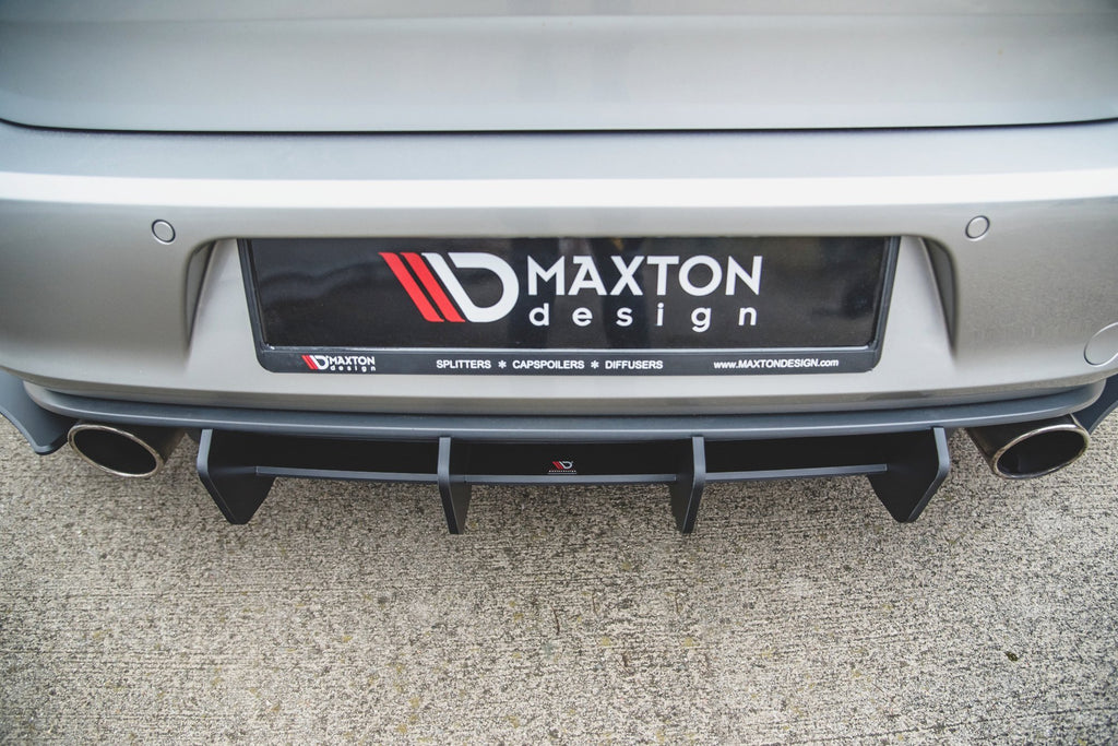 Maxton Design Robuste Racing Heckschürze passend für V.2 VW Golf 7 GTI