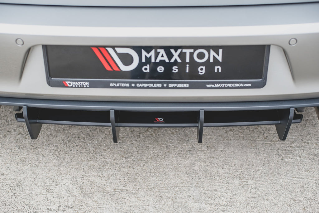 Maxton Design Robuste Racing Heckschürze passend für V.1 VW Golf 7 GTI