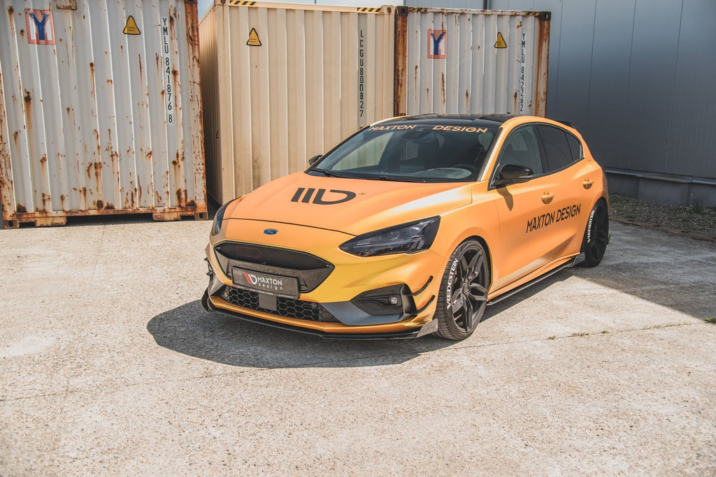 Maxton Design Robuste Racing Front Ansatz passend für + Flaps passend für Ford Focus ST / ST-Line Mk4 schwarz Hochglanz