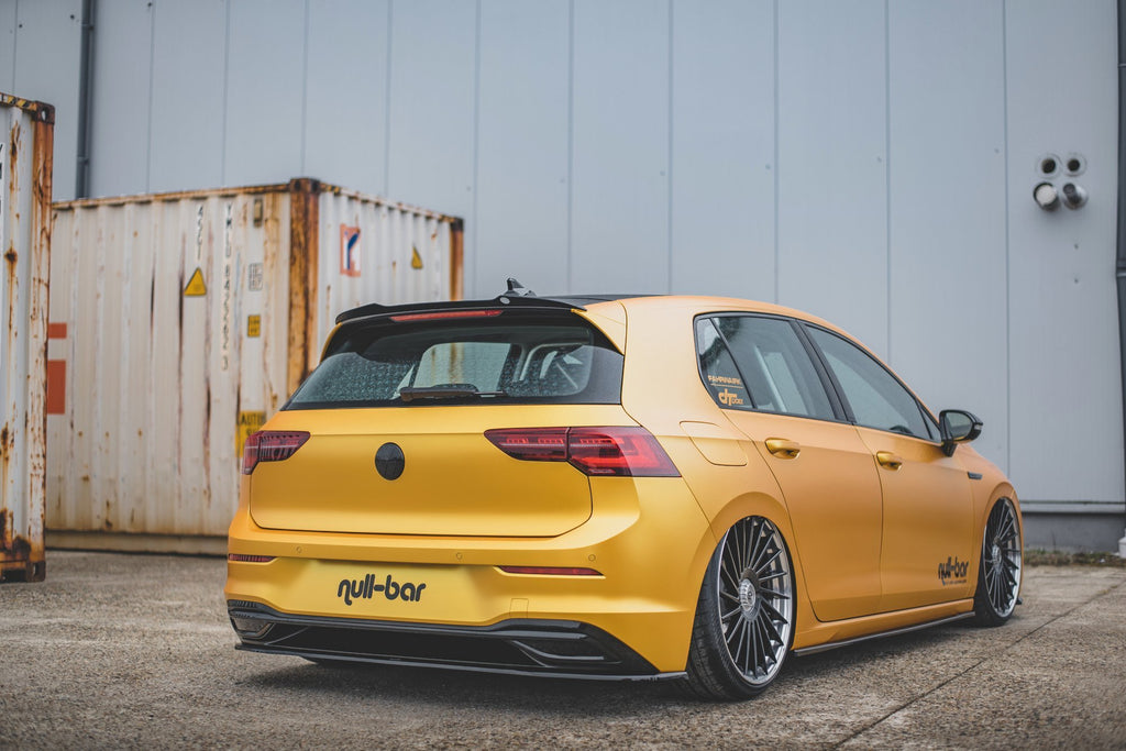 Maxton Design Mittlerer Diffusor Heck Ansatz passend für VW Golf 8 schwarz Hochglanz