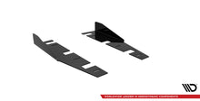 Laden Sie das Bild in den Galerie-Viewer, Maxton Design Side Flaps BMW M2 F87 schwarz Hochglanz