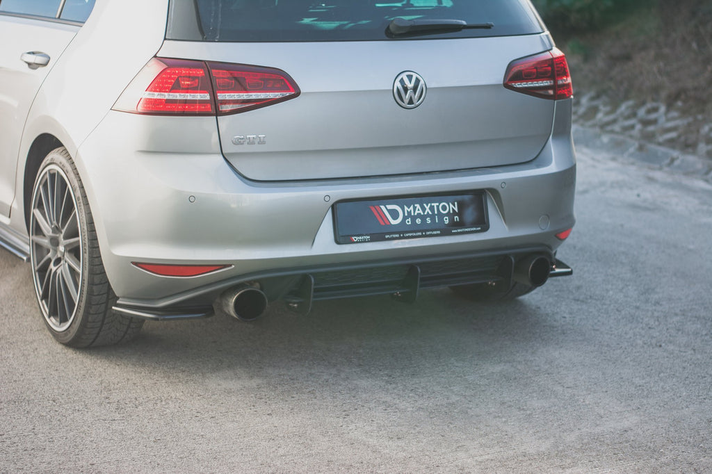 Maxton Design Heck Ansatz Flaps Diffusor passend für V.2 VW Golf 7 GTI  schwarz Hochglanz