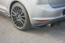 Laden Sie das Bild in den Galerie-Viewer, Maxton Design Heck Ansatz Flaps Diffusor passend für V.2 VW Golf 7 GTI  schwarz Hochglanz