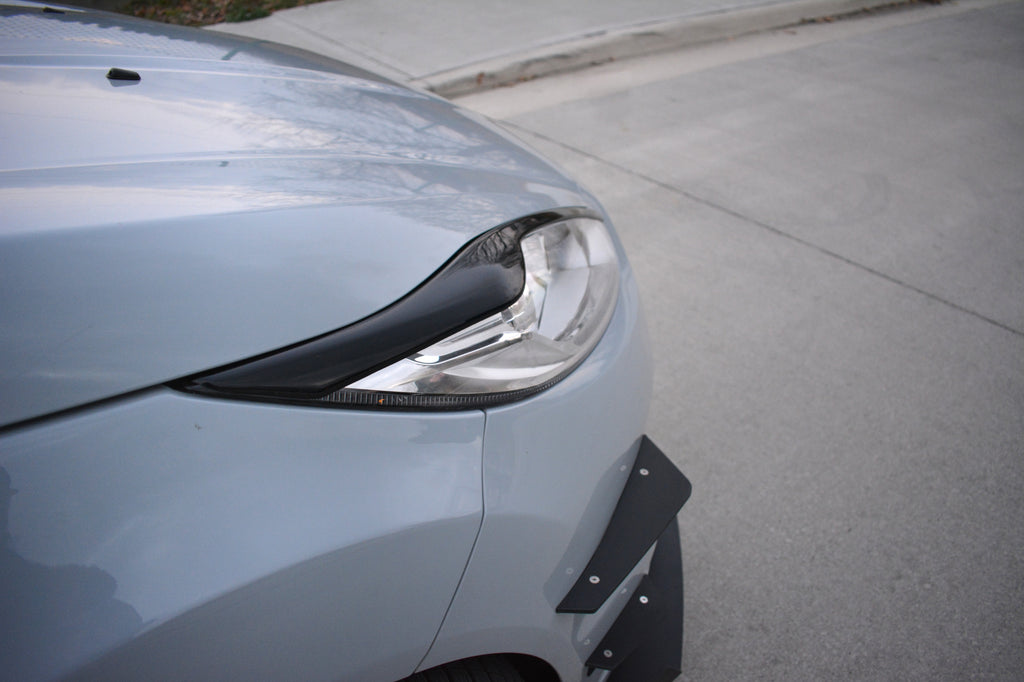 Maxton Design Scheinwerfer Blenden Böser Blick passend für V.2 Ford Fiesta ST / ST-Line / Standard Mk7 FL schwarz Hochglanz