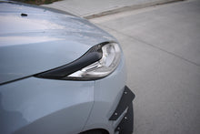 Laden Sie das Bild in den Galerie-Viewer, Maxton Design Scheinwerfer Blenden Böser Blick passend für V.2 Ford Fiesta ST / ST-Line / Standard Mk7 FL schwarz Hochglanz