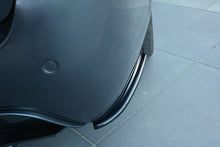 Laden Sie das Bild in den Galerie-Viewer, Maxton Design Heck Ansatz Flaps Diffusor passend für BMW 5er E60/E61 M Paket schwarz Hochglanz