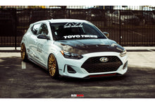 Laden Sie das Bild in den Galerie-Viewer, Seibon Carbon Motorhaube für Hyundai Veloster 2019 Style VT