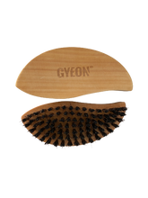 Laden Sie das Bild in den Galerie-Viewer, Gyeon Q2M LEATHERBRUSH Lederbürste