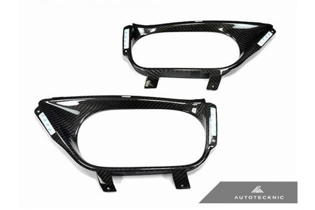 AutoTecknic Auspuffblende aus Dry Carbon für Nissan R35 GTR