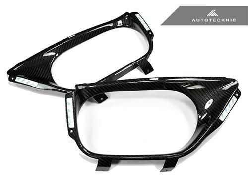 AutoTecknic Auspuffblende aus Dry Carbon für Nissan R35 GTR