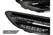 Laden Sie das Bild in den Galerie-Viewer, AutoTecknic Carbon Kotflügelgitter für F10 M5