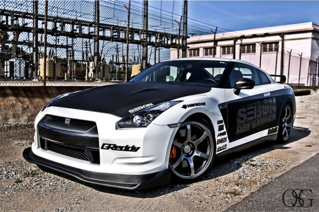 Seibon Carbon Kühlergrill für Nissan Skyline R35 GT-R 2009 - 2010 OE-Style