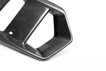 Laden Sie das Bild in den Galerie-Viewer, Seibon Carbon Verkleidung für FORD Focus RS Nebellichtverkleidung 2016-2018 OE-Style